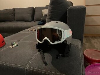 Lyžařská helma Wed’ze + lyžařské brýle, dobrý stav