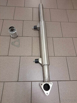 Nerezový výfuk za kabinu na Praga V3S