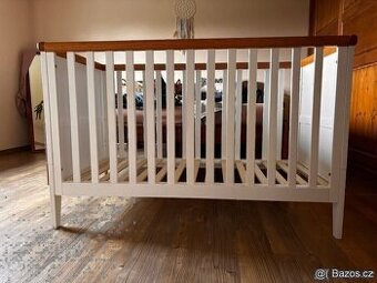 Masivní postýlka - 1