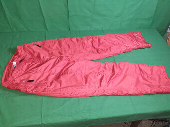 Oteplené dámské šusťákové kalhoty 40