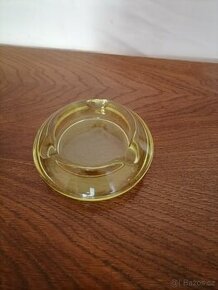 Skleněný popelník