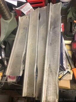 Renault 8 , Renault r8 okrasné lišty