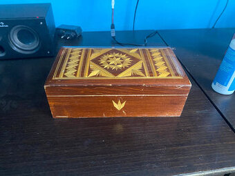 Starožitná truhlička