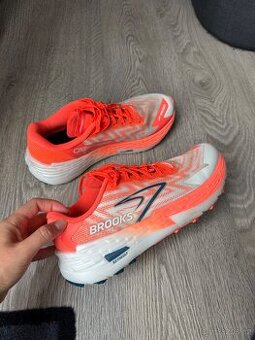 Dámské běžecké boty Brooks Catamount 4 W, oranžové, vel. 39