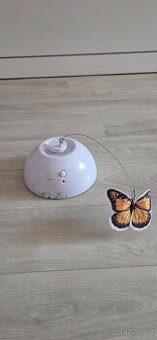 Hračky pro kočky, nevyužité.