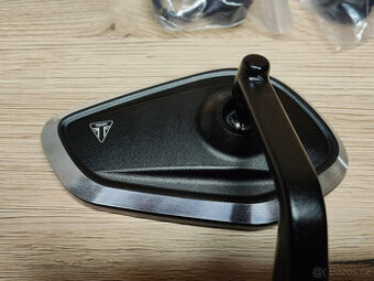 Prodám sadu kovových zrcátek pro motorky Triumph s logem