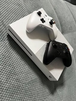 Prodám plně funkční Xbox one S + 2 ovladače
