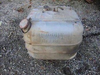 Nadrž naftová Tatra 148 S3