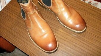 Prodám boty nazouvací-jako nové. Vel-45