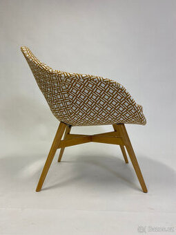 Vyhledávaná skořepinová křesla Navrátil, 2 kusy