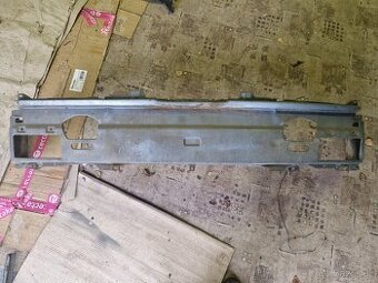 BMW e30 přední čelo chrom