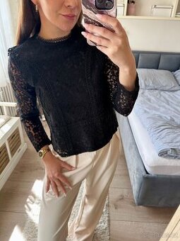 Krásný černý top / krajková halenka Zara