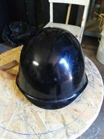 Vojenská helma - 1