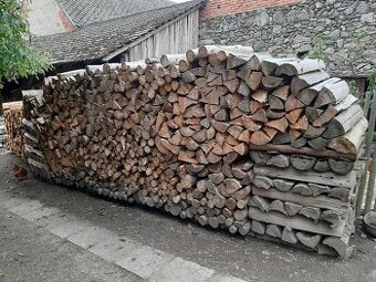 Štípané dřevo smrk a buk