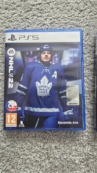 dvě hry NHL 2022 a Fifa 2022 PS5