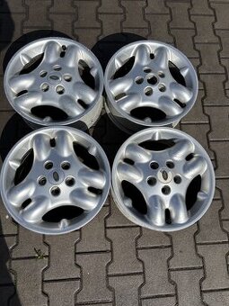 Sada originál ALU kol Land Rover 5x114.3 R 16