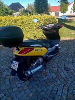 YAMAHA X MAX