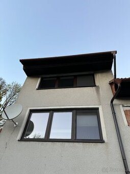 Prodám hnědá plastová okna