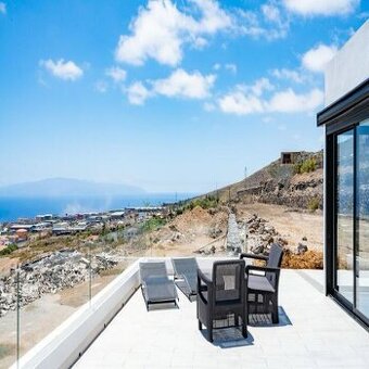 Nádherná vila na prodej v Adeje, Tenerife. 5 ložnic, 4 koupe
