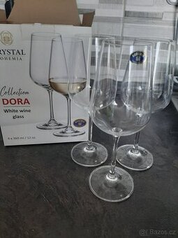 Skleničky na vino