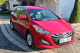 Hyundai i30 CRDi 1,6 CW combi diesel