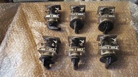 přeínače 3 polohové na 380 V 6 A - 1