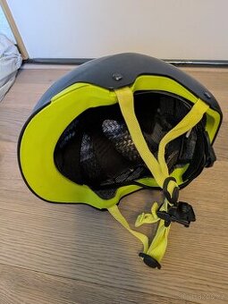 Dětská cyklistická přilba Bontrager Jet WaveCel - cerna