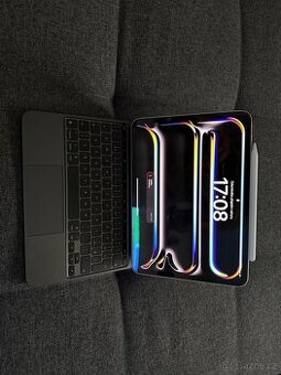 Apple Ipad Pro M4 11” s magic keyboard a apple pencil pro