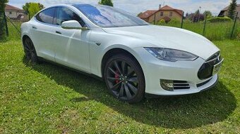 Tesla model S P85D 4x4/nabíjení zdarma /CCS