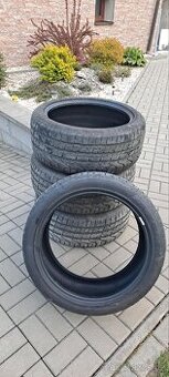 255/40 ZR19