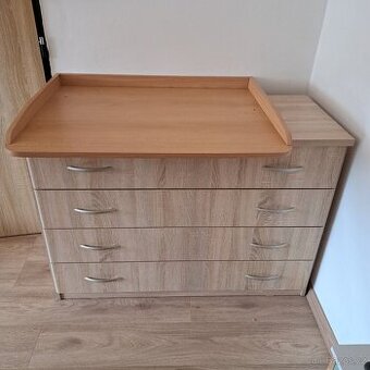 Komoda s přebalovacím pultem