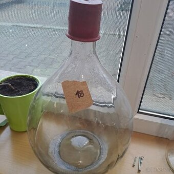 skleněný demižon s gumovým víčkem, 10 l