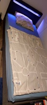 Postel 90x200 s osvětlením a roštem