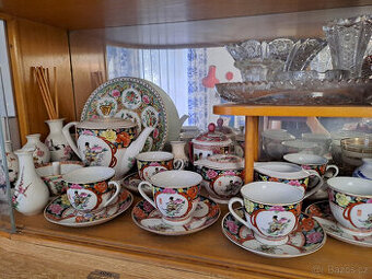 Sada porcelánu s čínskými motivy