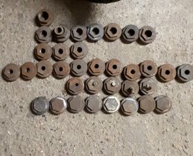 Topenářský materiál - vsuvky na radiátory, kolena, růžice ..