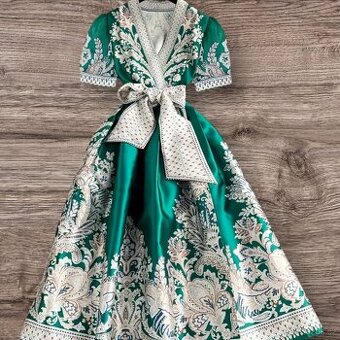 Krásné nové šaty