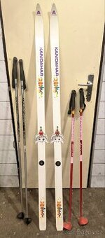 Dětské běžecké lyže Kandahar + vázání a dvoje hůlky