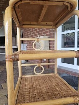 Ratanová skříňka