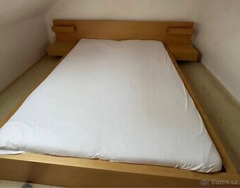 Postel 180x200 ikea Malm vcetne nočních stolků