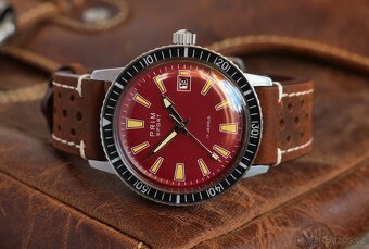 PRIM SPORT 1 červené s bílou lunetou