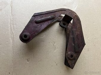 Jawa Kývačka - Držák krytu řetězu