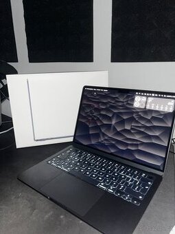 SPĚCHÁ – MacBook Air M3 (2024) – 512 GB / 16 GB RAM – TOP ST