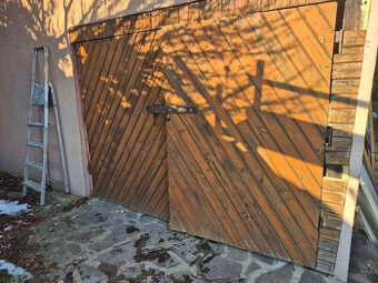 Dvoukřídlá  vrata