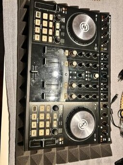 Traktor Kontrol S4 MK2