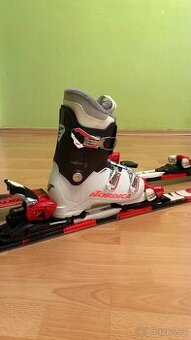 Lyžáky Nordica a lyže Atomic
