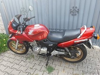 Honda CB 500S -- výkon 43kW