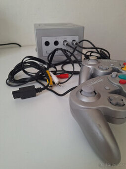 Nintendo Gamecube + 2 Hry