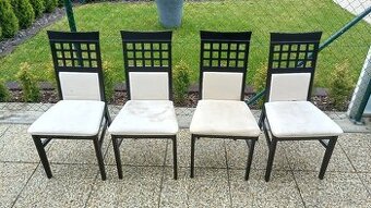 STARŠÍ ROZKLÁDACÍ STŮL A 4 STARŠÍ JÍDELNÍ ŽIDLE