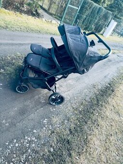 Sportovní kočárek pro dvojčata