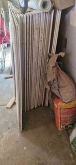 Přebytky materiálu ze stavby